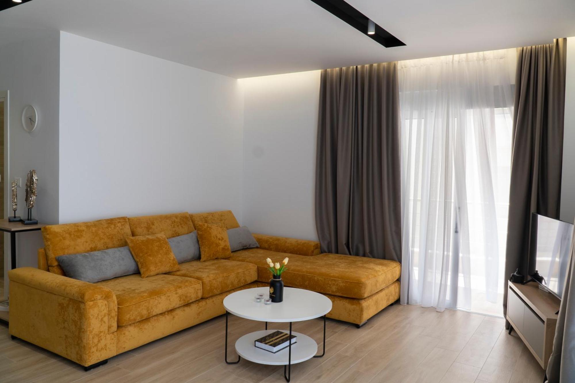 Mateo Apartments ساراندا المظهر الخارجي الصورة