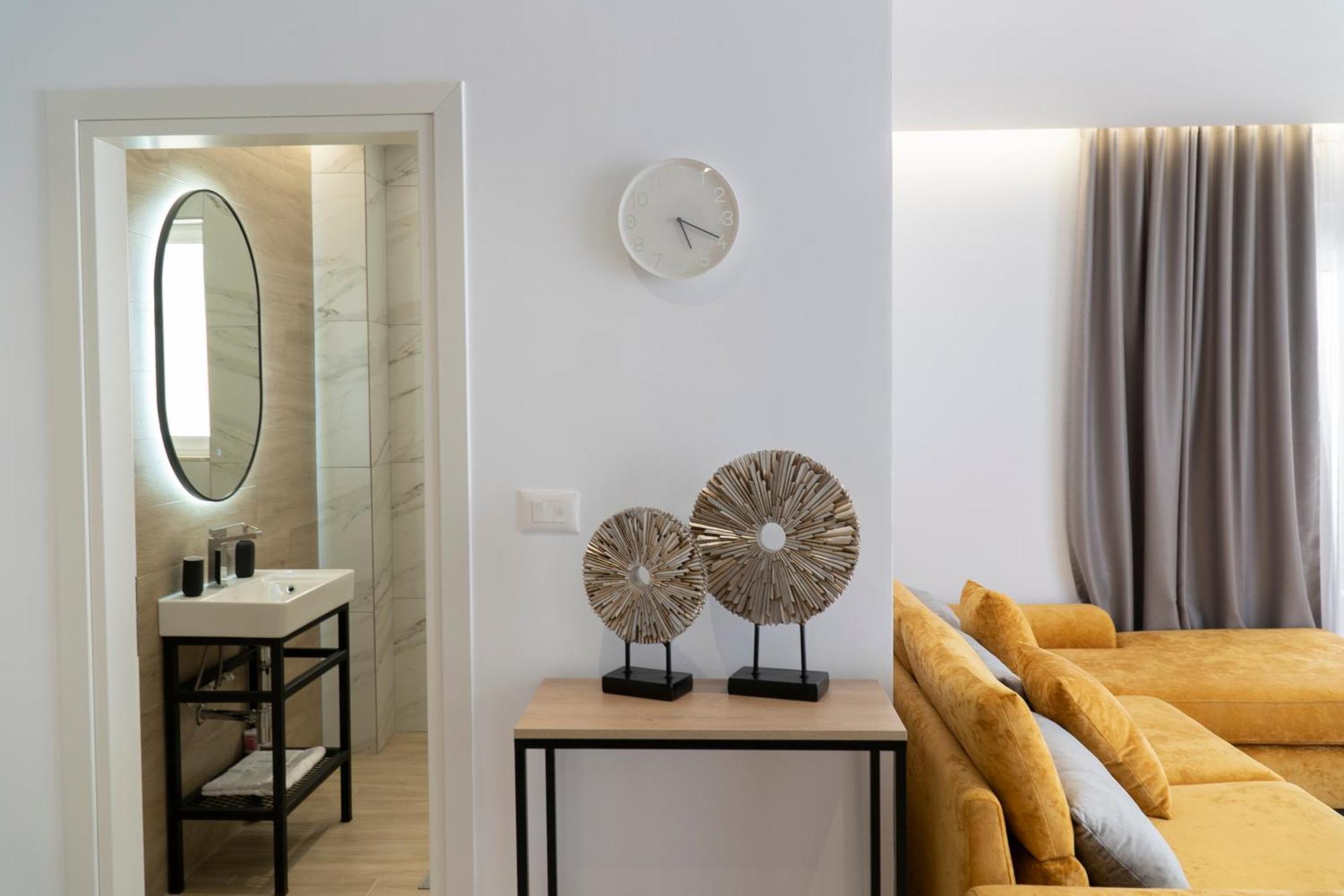 Mateo Apartments ساراندا المظهر الخارجي الصورة