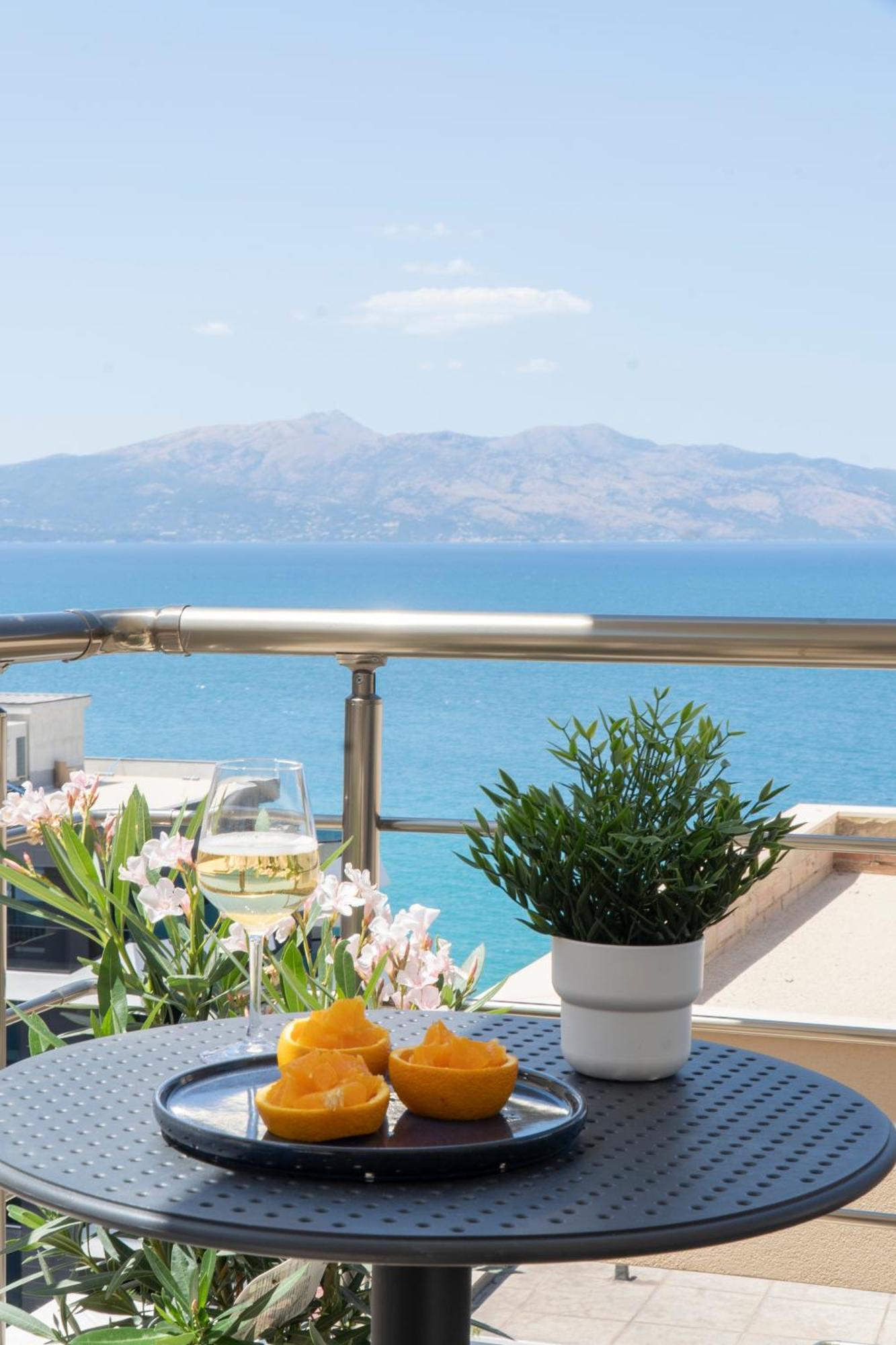 Mateo Apartments ساراندا المظهر الخارجي الصورة
