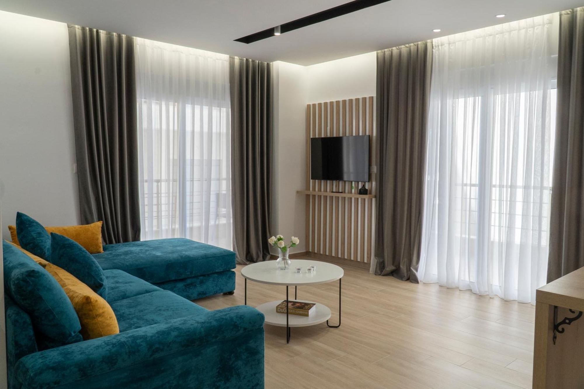 Mateo Apartments ساراندا المظهر الخارجي الصورة