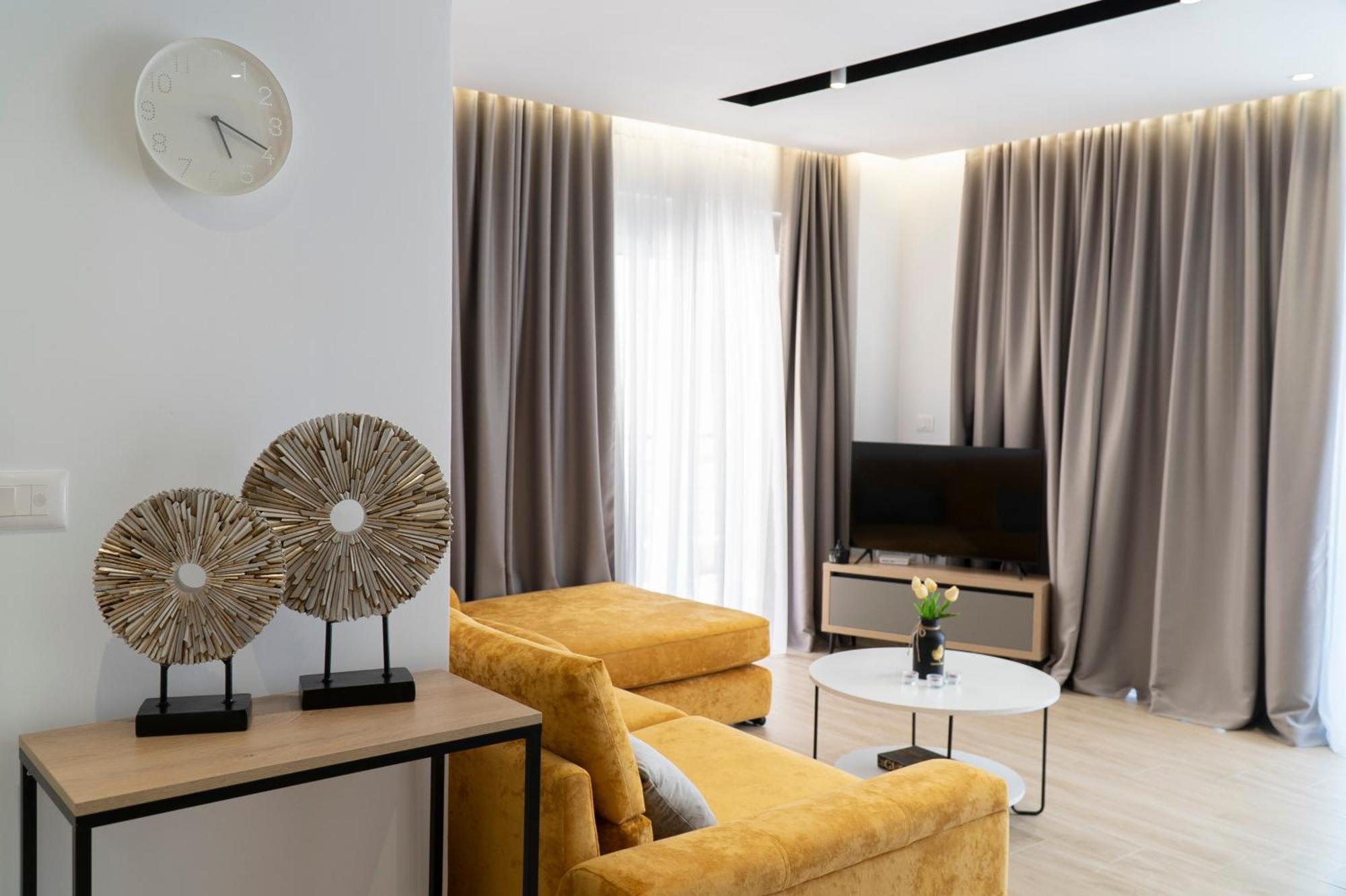 Mateo Apartments ساراندا المظهر الخارجي الصورة